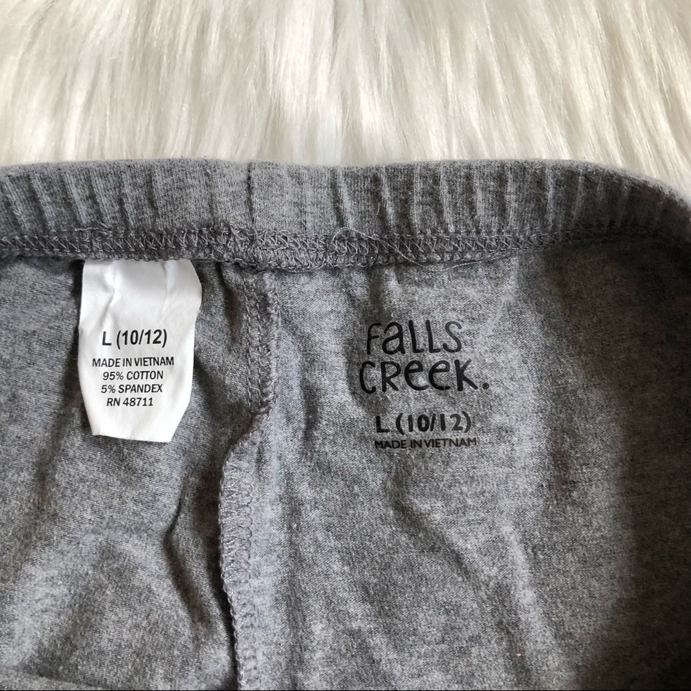 5x$25 Falls Creek Solid Color Capri Leggings, 10-12 - Picture 2 of 3